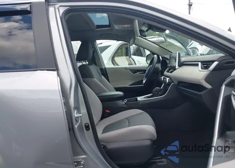 2021 Toyota Rav4 Xle из США, поврежденный, VIN 2T3W1RFV3MC118108